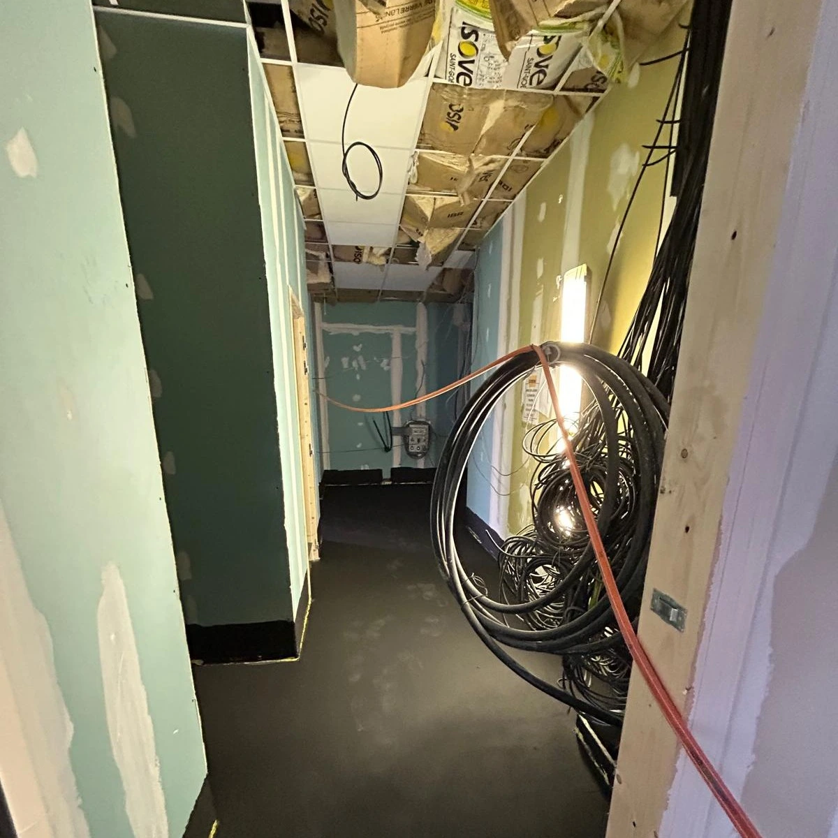 Installation électrique et plomberie lors d'une rénovation à Bordeaux